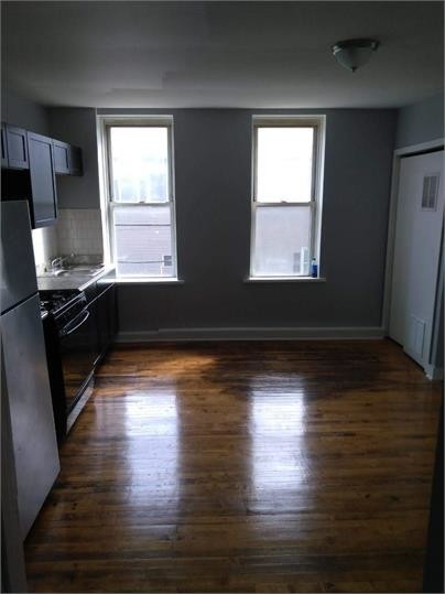 Foto del edificio - 1824 W 46th St