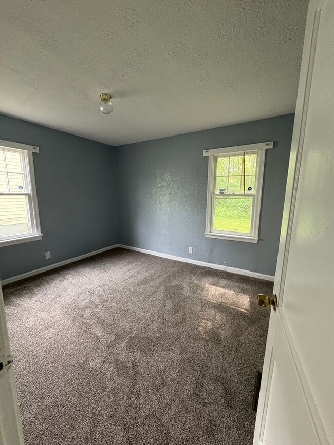 Building Photo - 2 Bedroom Home in Dayton