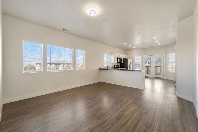 Foto del edificio - 13528 Venicia Way