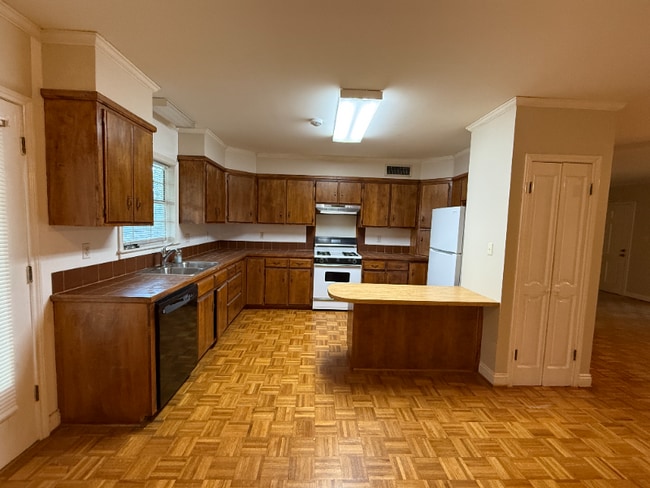 Foto del edificio - 108 Pillette Rd