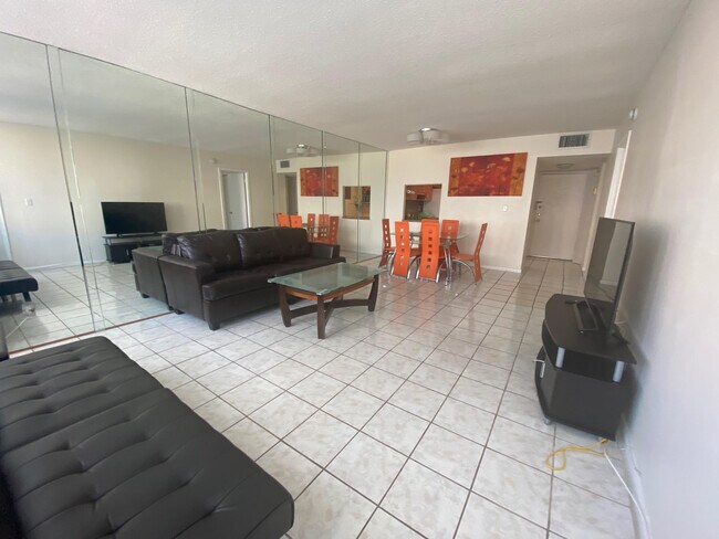 Building Photo - 1801 S Ocean Dr