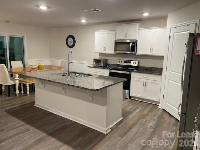 Foto del edificio - 2970 Sherrills Strm Dr