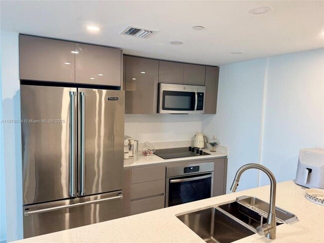 Building Photo - 2 bedroom in North Miami Beach FL 33181