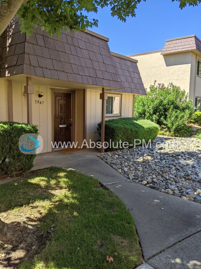 Foto del edificio - Amazing 2 Bed, 2 Bath Townhome in the High...