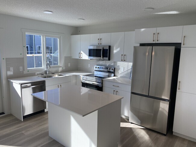 Building Photo - 13119-13209 13119 209 St NW