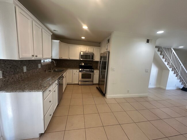 Kitchen with all appliances included - 22865 Del Valle St