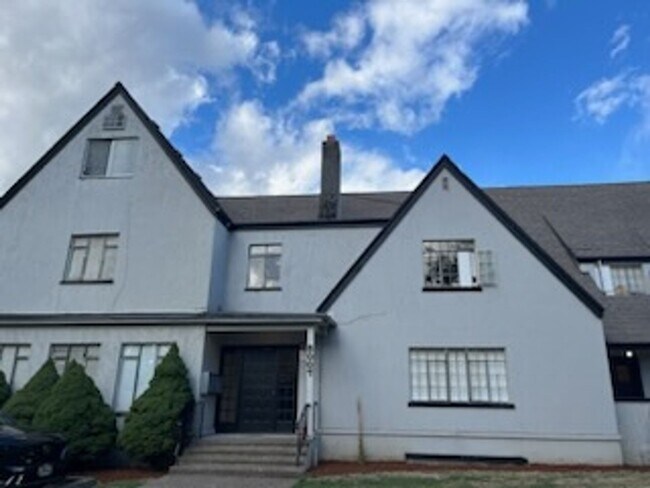 Foto del edificio - (949) Harrison Street Plex - 2 Bedroom / 1 Bathroom - Updated