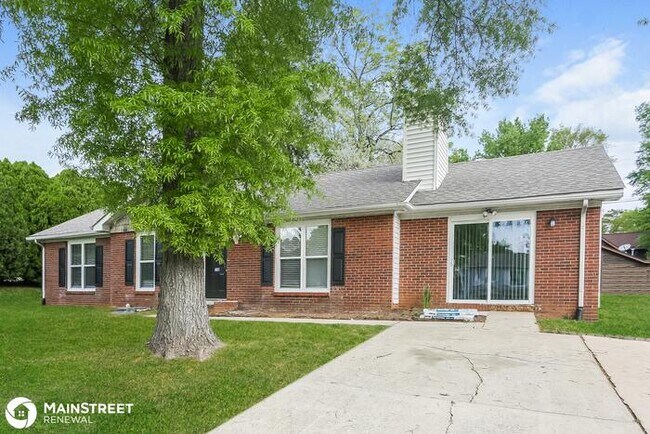 Building Photo - 6740 ROCKLAKE DR, CHARLOTTE, NC 28214