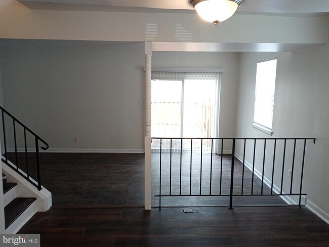 Building Photo - 5402 Quarles Ct