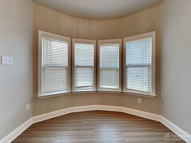 Building Photo - 3016 Mill Creek Way