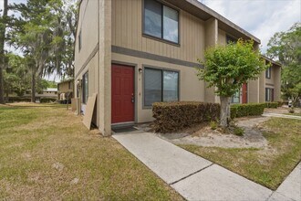 Building Photo - 2300 SW 43rd St