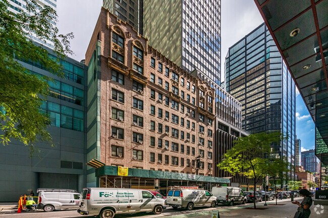 Building Photo - 155 E 52nd St