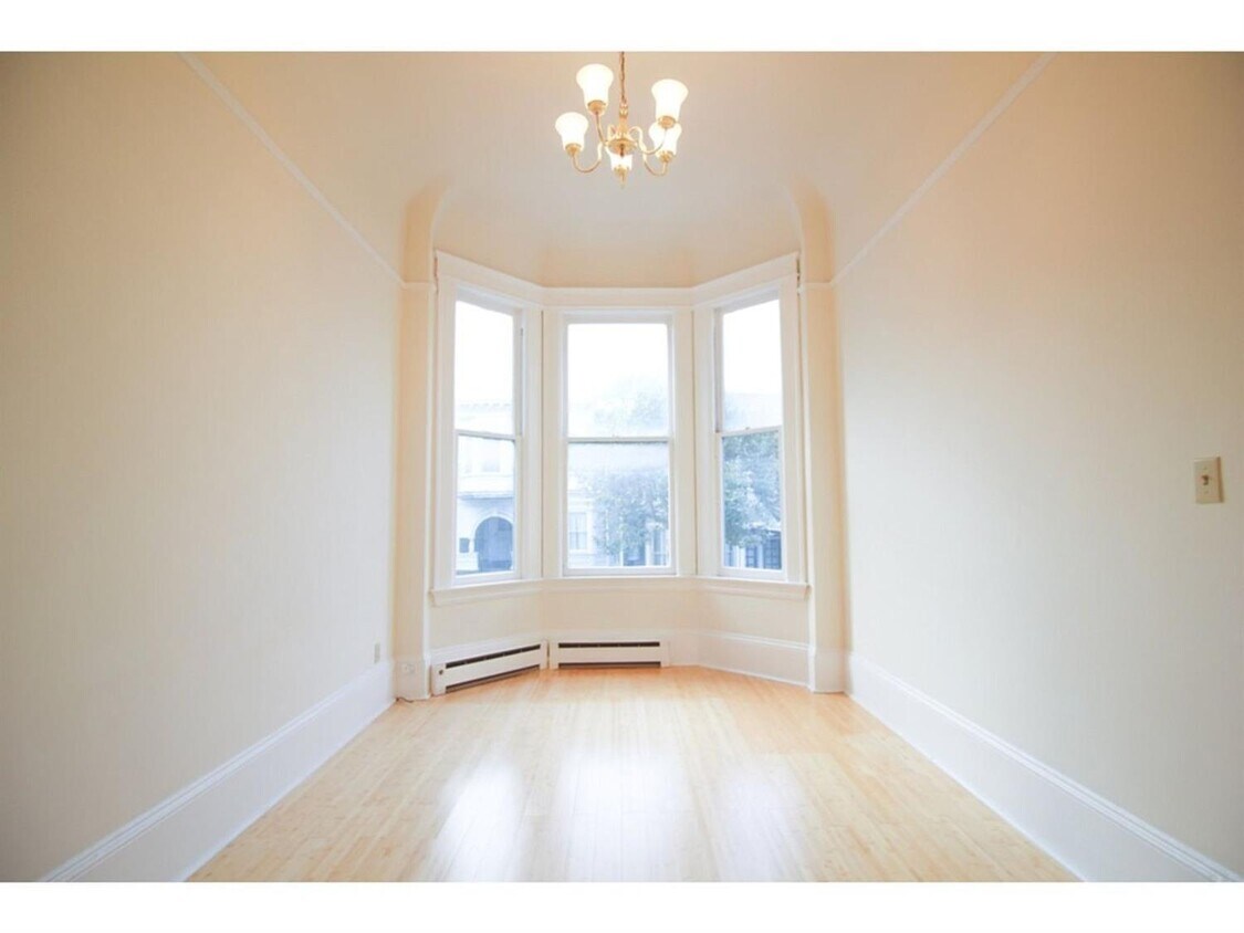 Primary Photo - 627 Hayes St