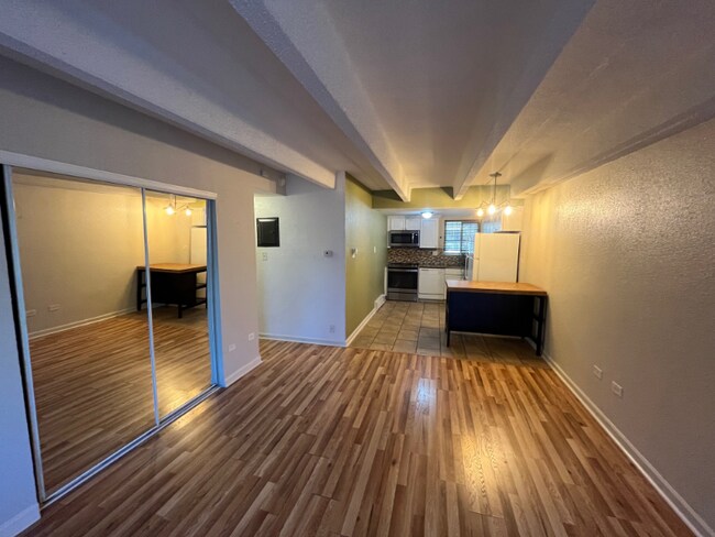 Foto del edificio - 655 N Pearl St