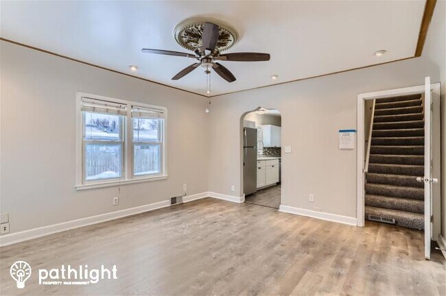 Foto del edificio - 8164 E River Rd