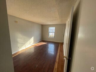 Building Photo - 2514 Old Russellville Pike