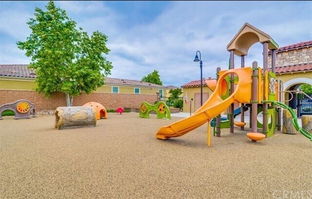Building Photo - 9529 Seasons Dr