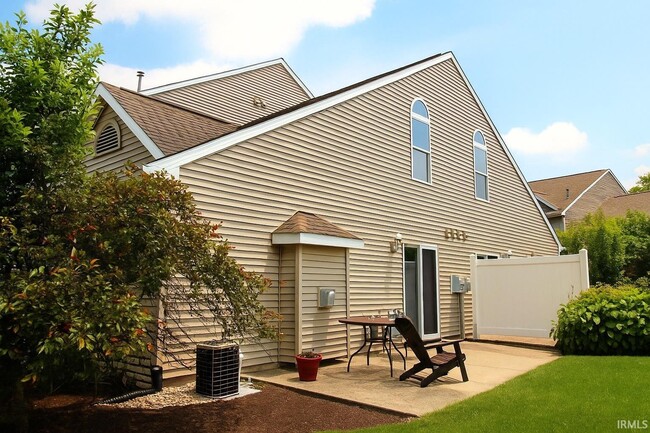 Building Photo - 9925 Oak Trail Rd