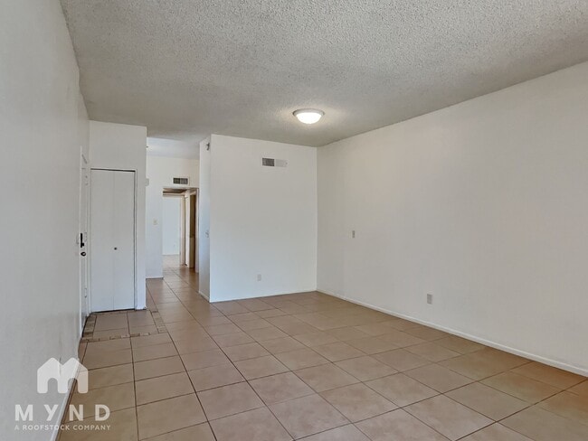 Foto del edificio - 2828 E Tierra Buena Ln