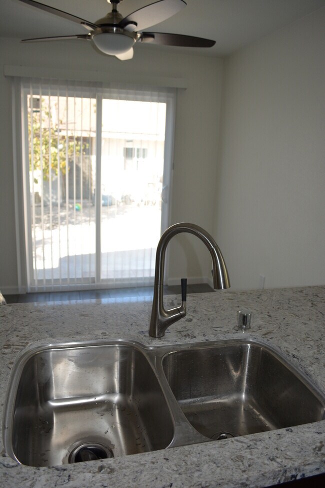 Foto del edificio - 4013-4015 36th St