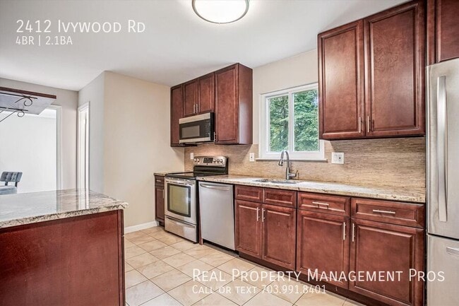 Foto del edificio - 2412 Ivywood Rd