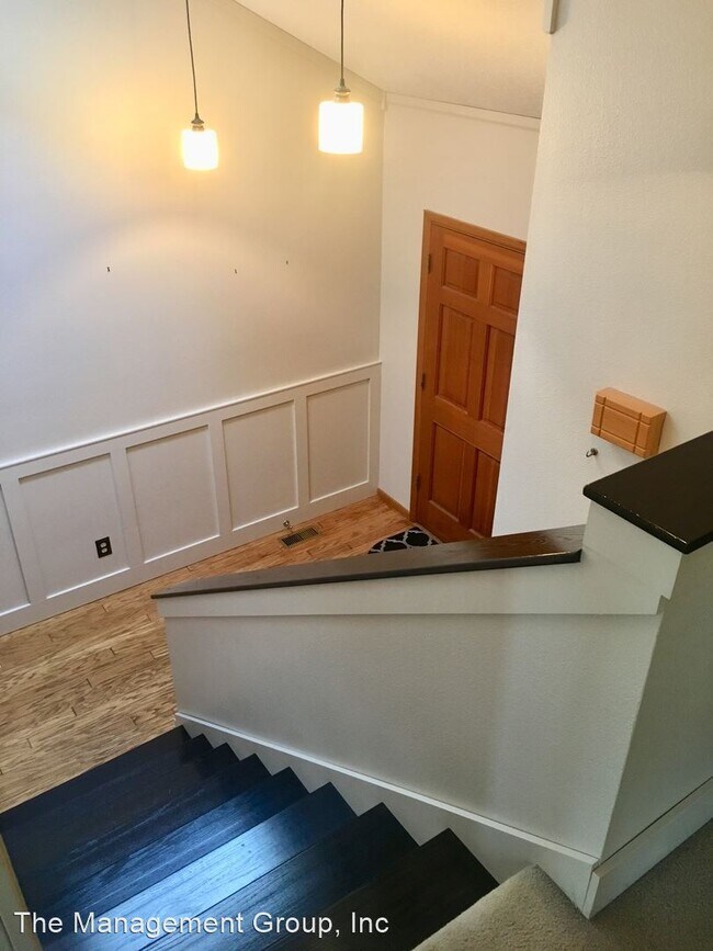 Building Photo - 3 br, 2 bath House - 2015 NW Sierra Lane