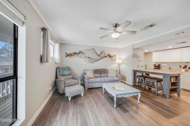 Building Photo - 6903 N Lagoon Dr