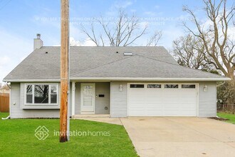 Building Photo - 14 Ross Ave