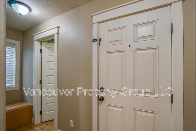 Building Photo - 3052 NW 47th Dr