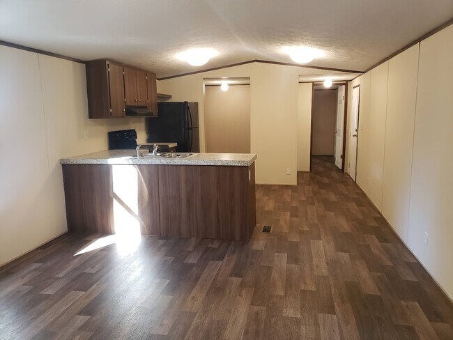 Foto del edificio - 2264 Fews Chapel Rd
