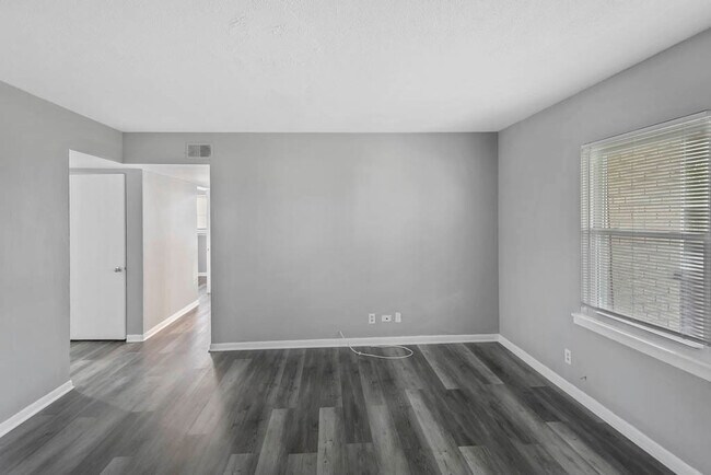 Foto del edificio - 991 Tollview Ave