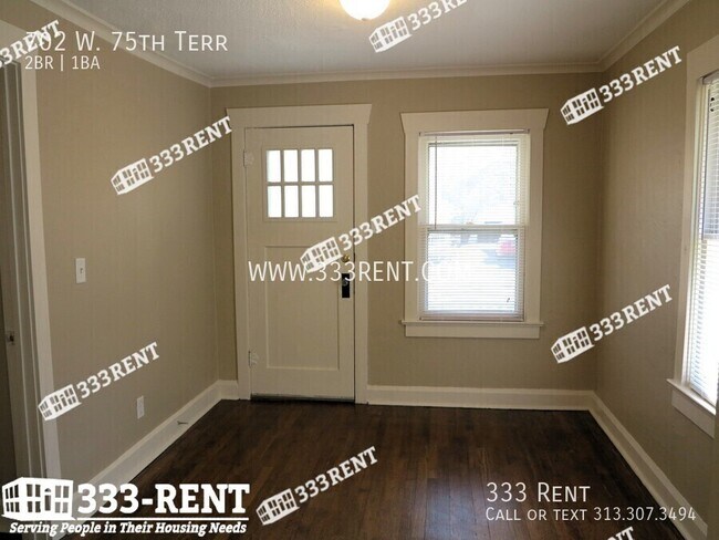 Foto del edificio - 702 W 75th Terrace