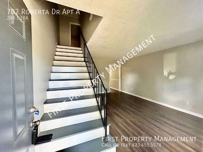 Foto del edificio - 702 Roberta Dr