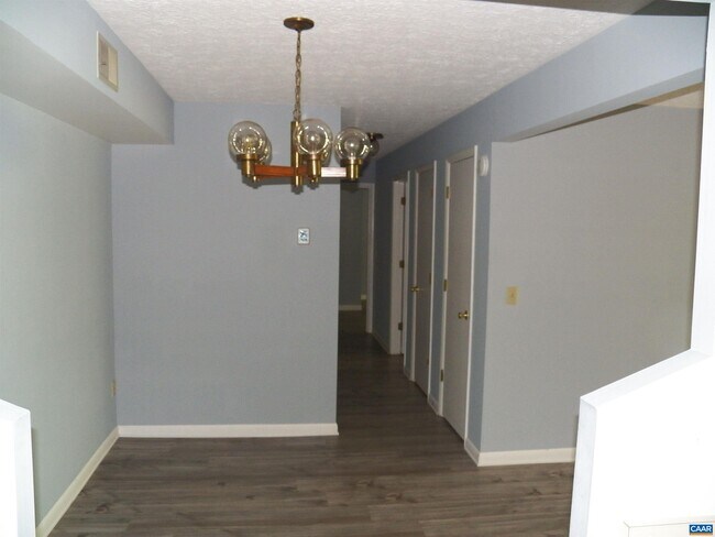 Building Photo - 120 Turtle Creek Rd