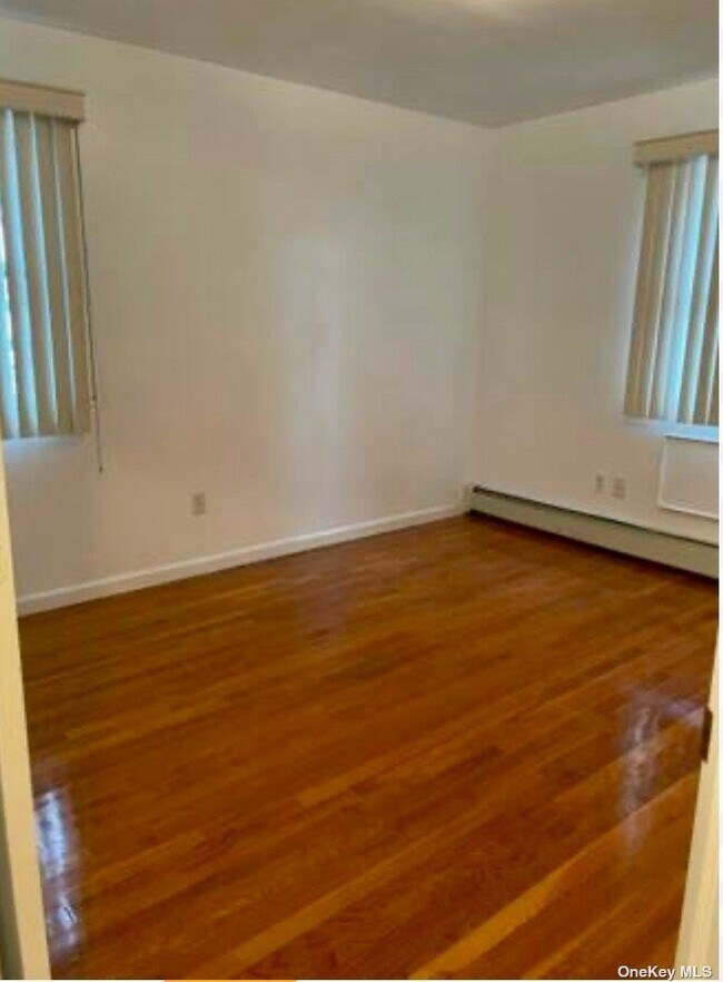 Foto del edificio - 215-42 38th Ave