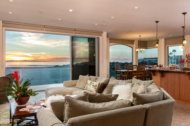 Foto del edificio - 1551 Mandalay Beach Rd