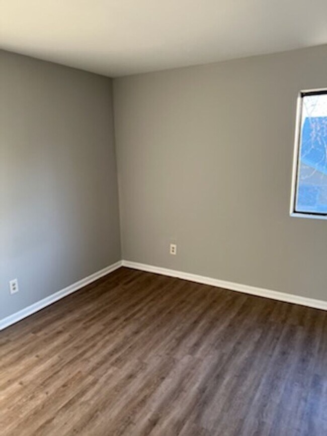 Foto del edificio - Newly renovated 1 Bedroom Apartment ready for move in!