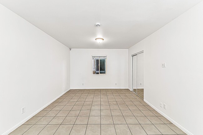 Building Photo - 67 Alamitos Ave