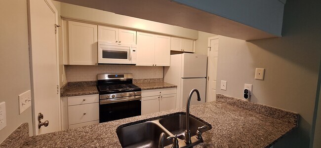 Foto del edificio - 324 Cross Wind Dr