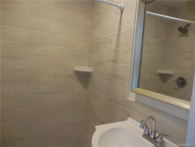 Foto del edificio - 67 N Main St