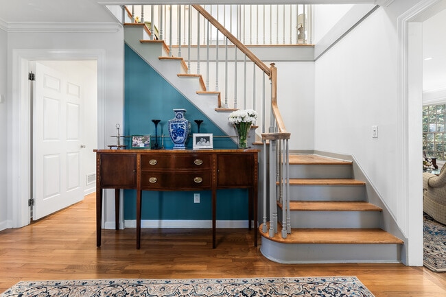 Foto del edificio - 78 Meadow Rd