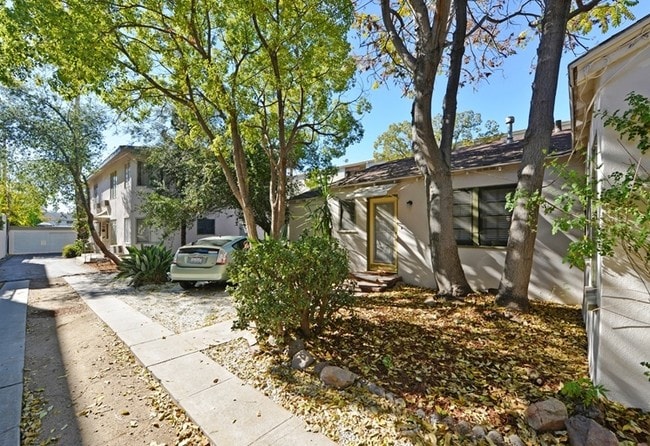 Building Photo - 1430 Rock Glen Ave