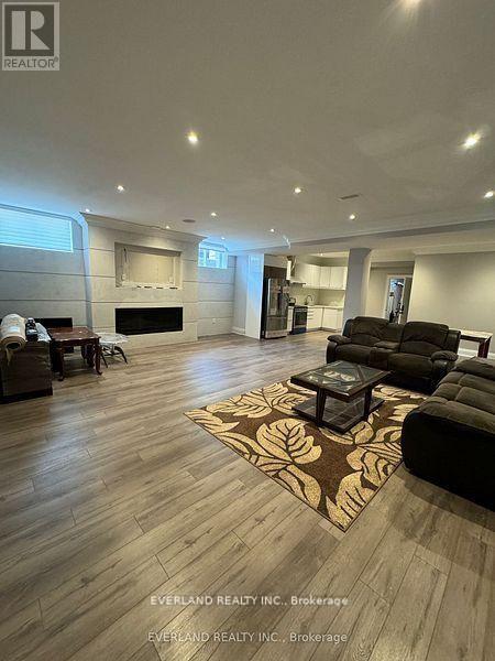 Building Photo - 232 Duncan Rd