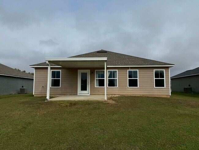 Building Photo - Three Bedroom Two Bath - Foley