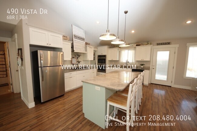 Building Photo - Beautiful Modern Craftsman-Style House! Th...