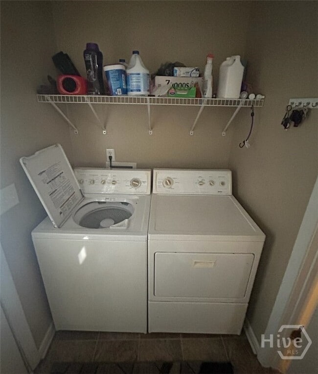 Building Photo - 146 Oak Meadows Dr