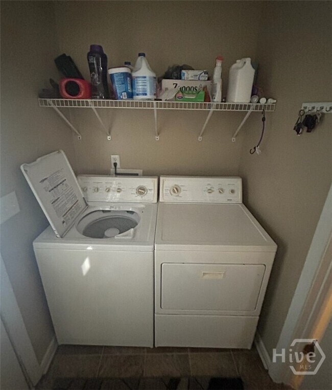 Foto del edificio - 146 Oak Meadows Dr