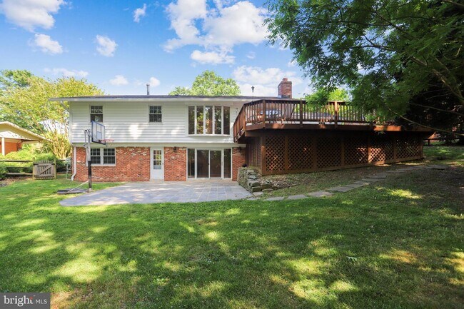 Building Photo - 6817 Breezewood Terrace