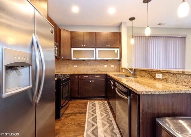 Foto del edificio - 7932 W Grand Ave