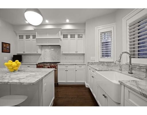 Building Photo - 32 River St